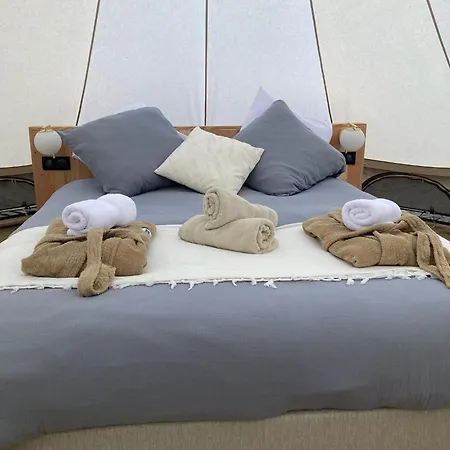 Tente Luxe Vue Etang Avec Jacuzzi 4 Luxury tent