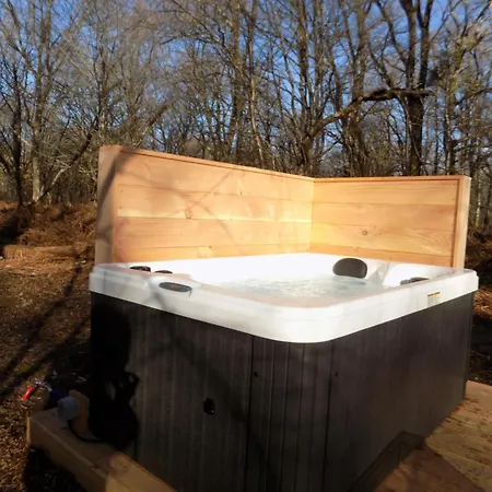 Luxury tent Tente Luxe Vue Etang Avec Jacuzzi 4 Le Vigeant