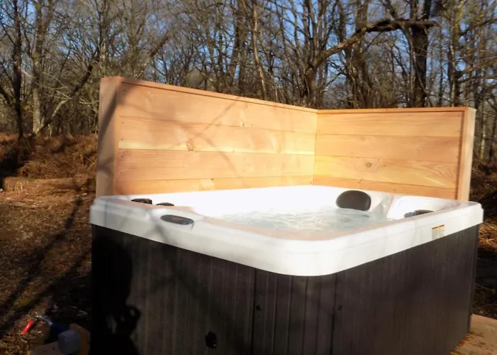 Campismo de Luxo Tente Luxe Vue Etang Avec Jacuzzi 4 Le Vigeant